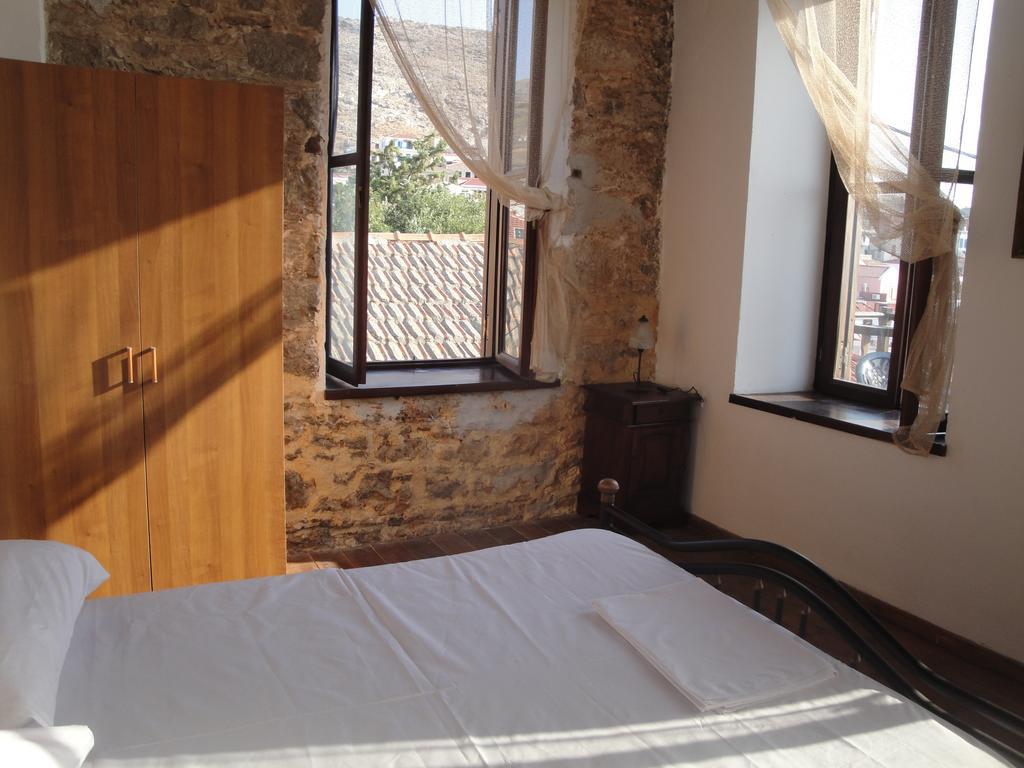 Villa Chrysodimi Chalki Town Oda fotoğraf