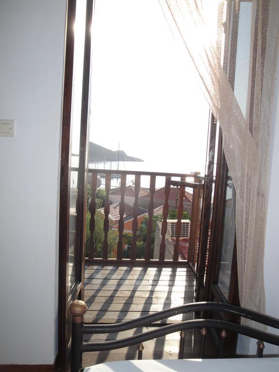 Villa Chrysodimi Chalki Town Oda fotoğraf