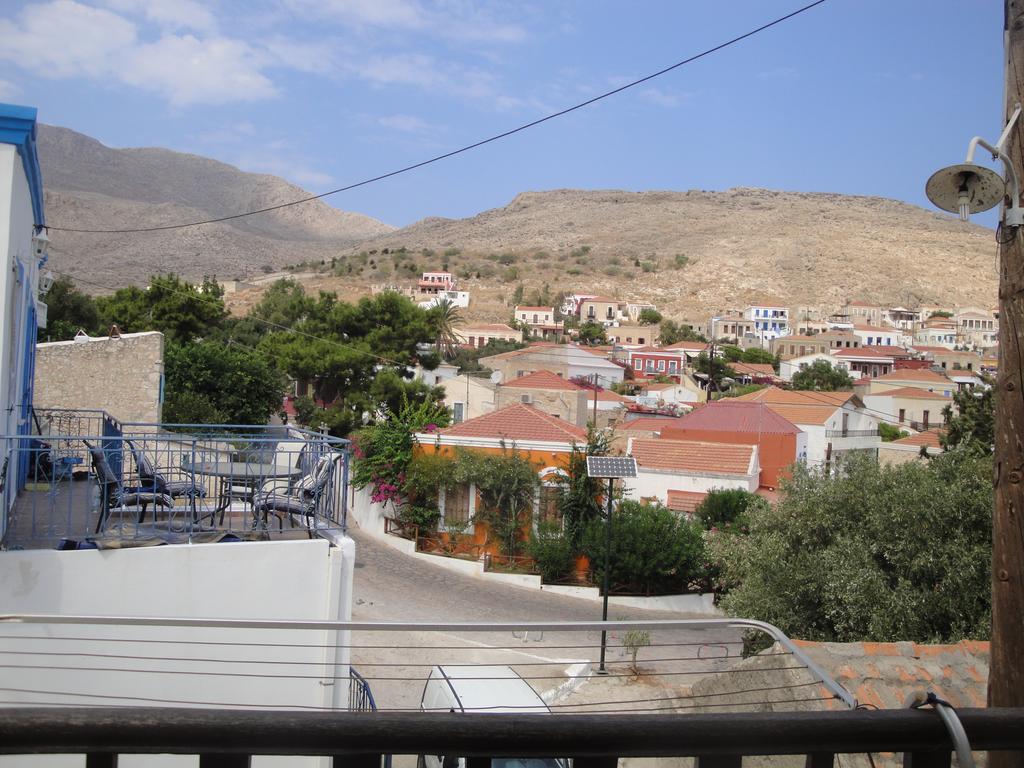 Villa Chrysodimi Chalki Town Oda fotoğraf
