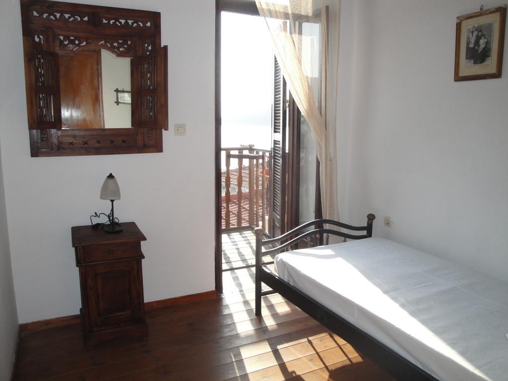 Villa Chrysodimi Chalki Town Oda fotoğraf